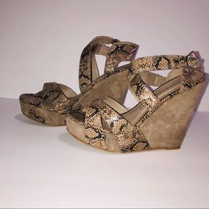 Chinese laundry wedges